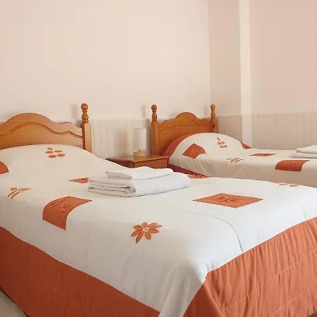 Bed and Breakfast Ancienne Ecole Cazaux-Villecomtal Exterior foto