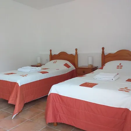 Bed and Breakfast Ancienne Ecole Cazaux-Villecomtal Exterior foto